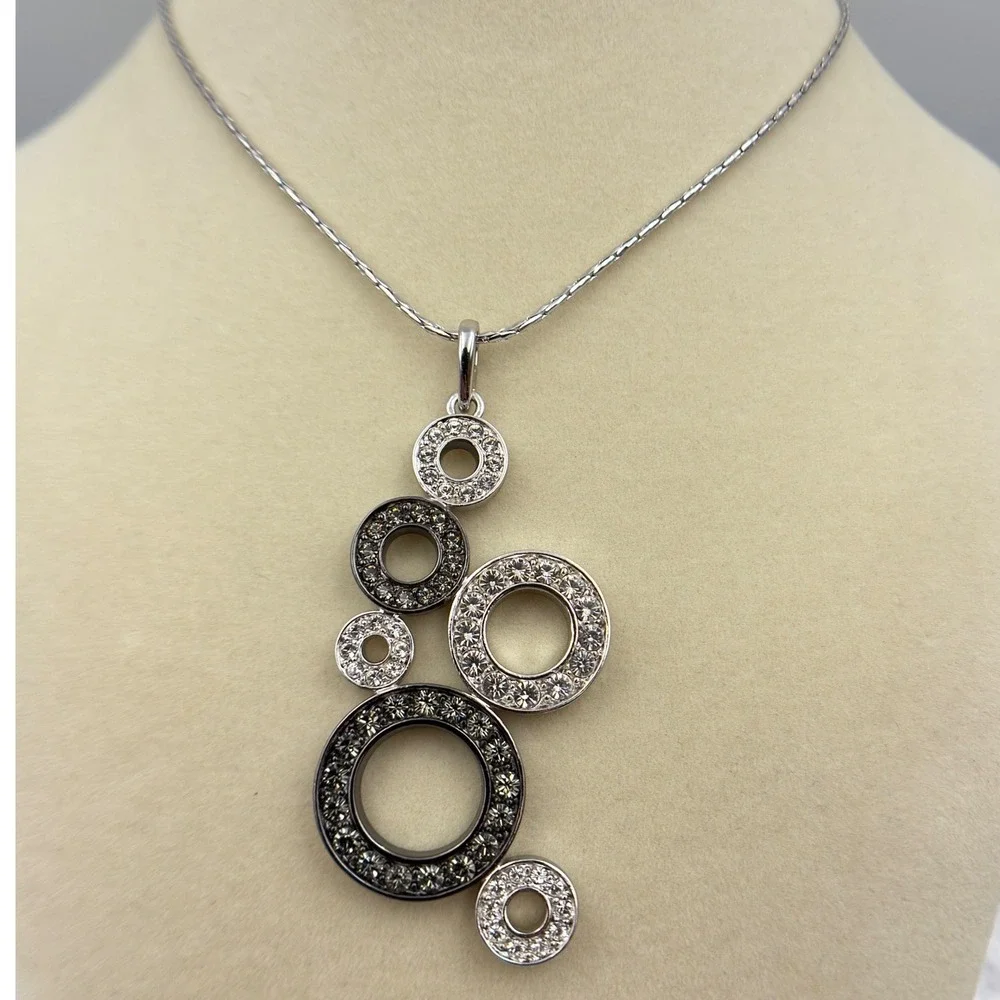 Nolan Miller Thailand Silver Tone Circle‎ Pendant Necklace Costume Jewelry